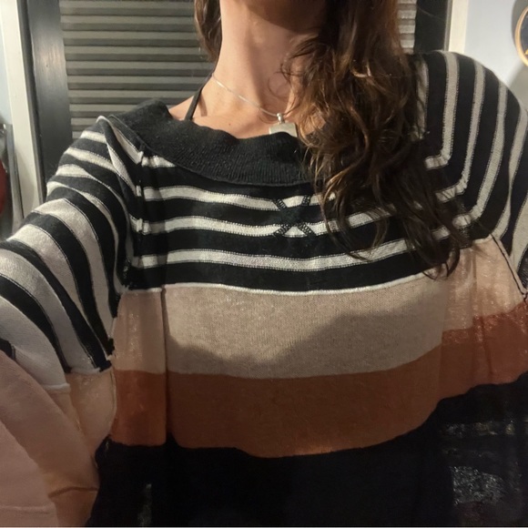 Free people striped sweater. Dolman sleeves. Size large. - Picture 5 of 6
